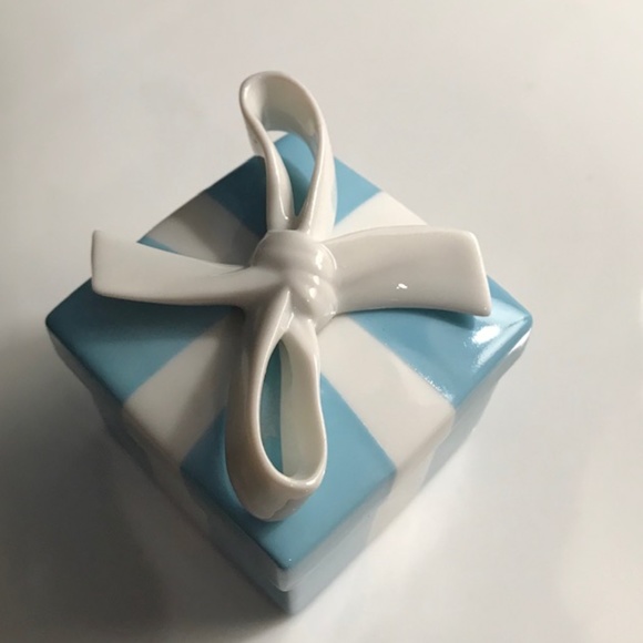 Tiffany & Co. Other - VINTAGE❄️TIFFANY & CO. Porcelain Box (Price Firm)